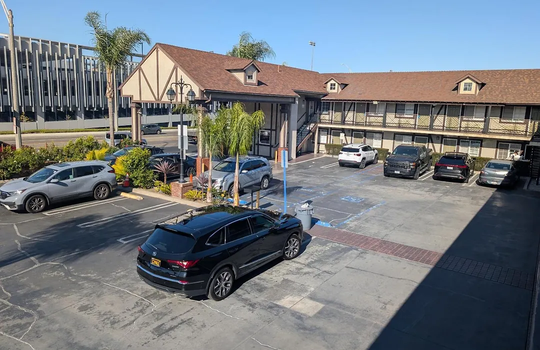 Cabana Inn & Suites-1